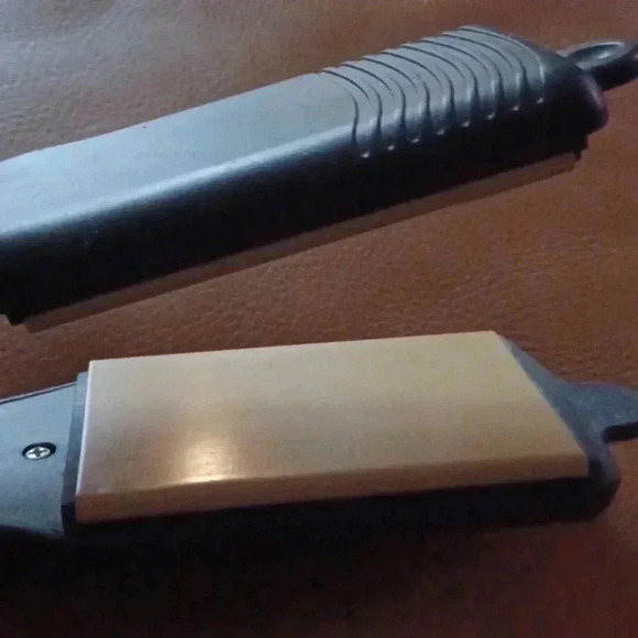 🐾vidal sassoon ceramic flat iron - Picture 3 of 7